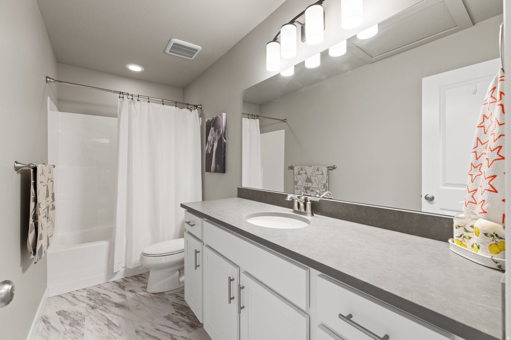 OVERLAND GARDEN D168 - Residential