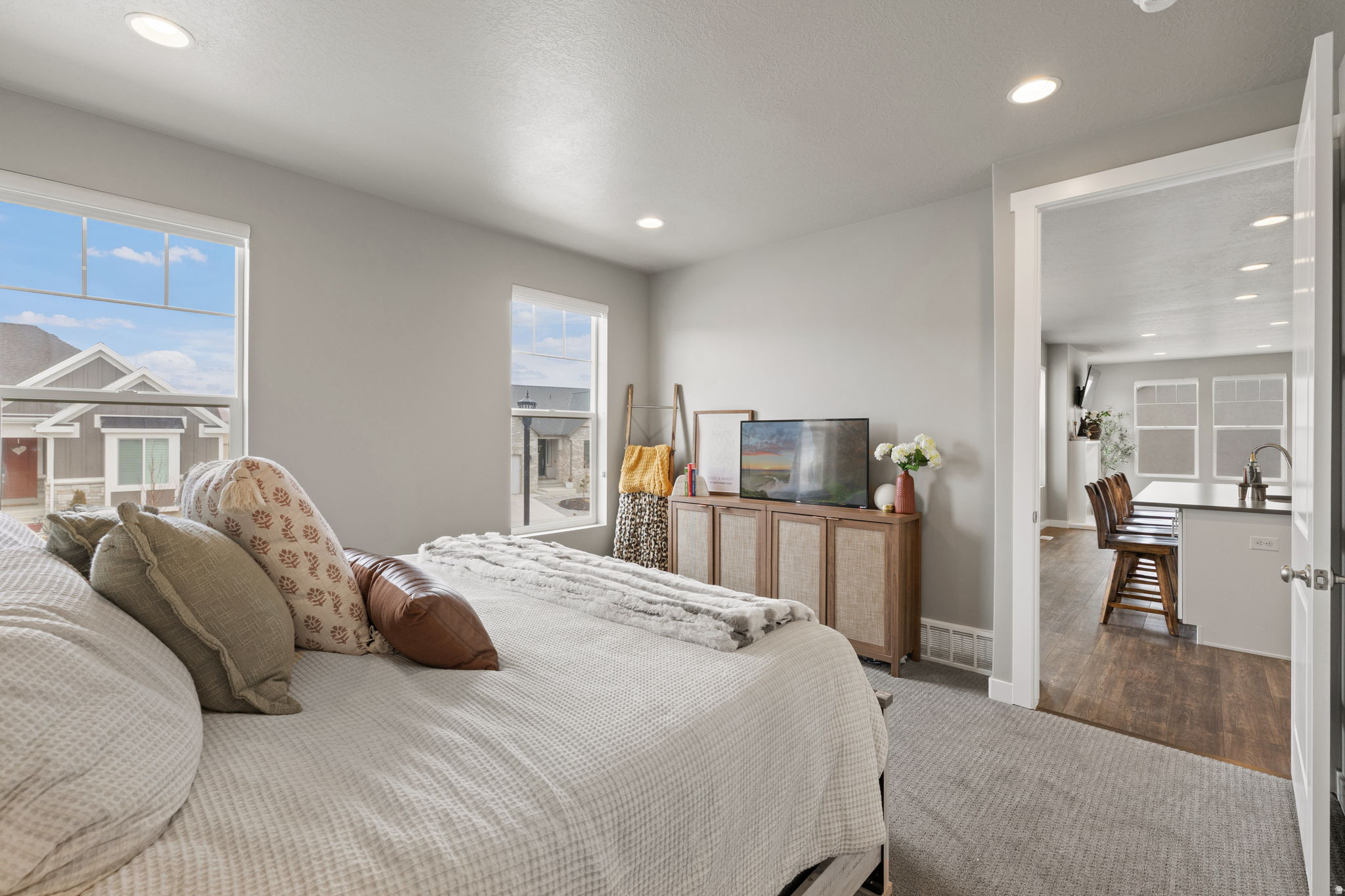 OVERLAND GARDEN D168 - Residential