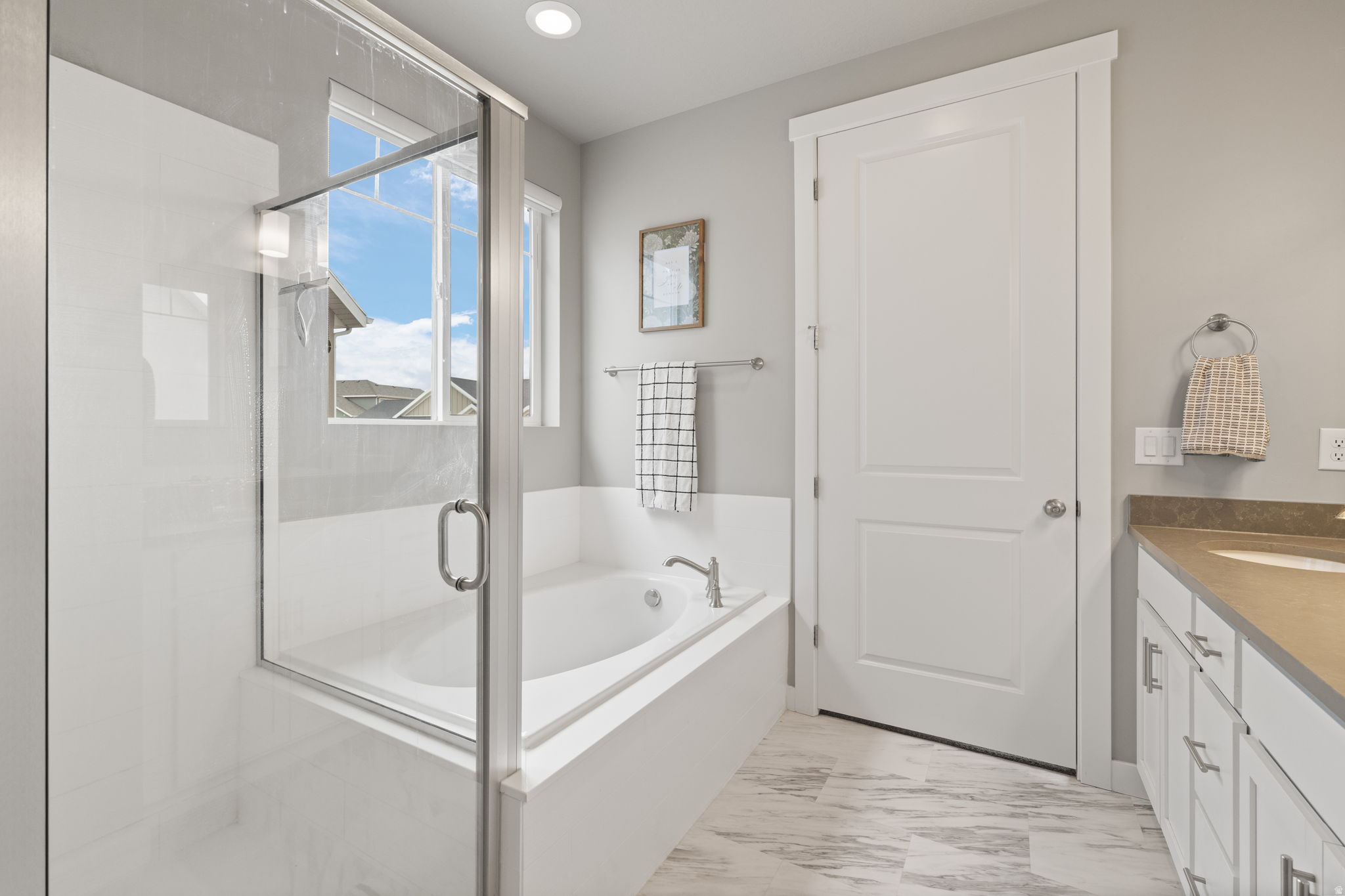 OVERLAND GARDEN D168 - Residential