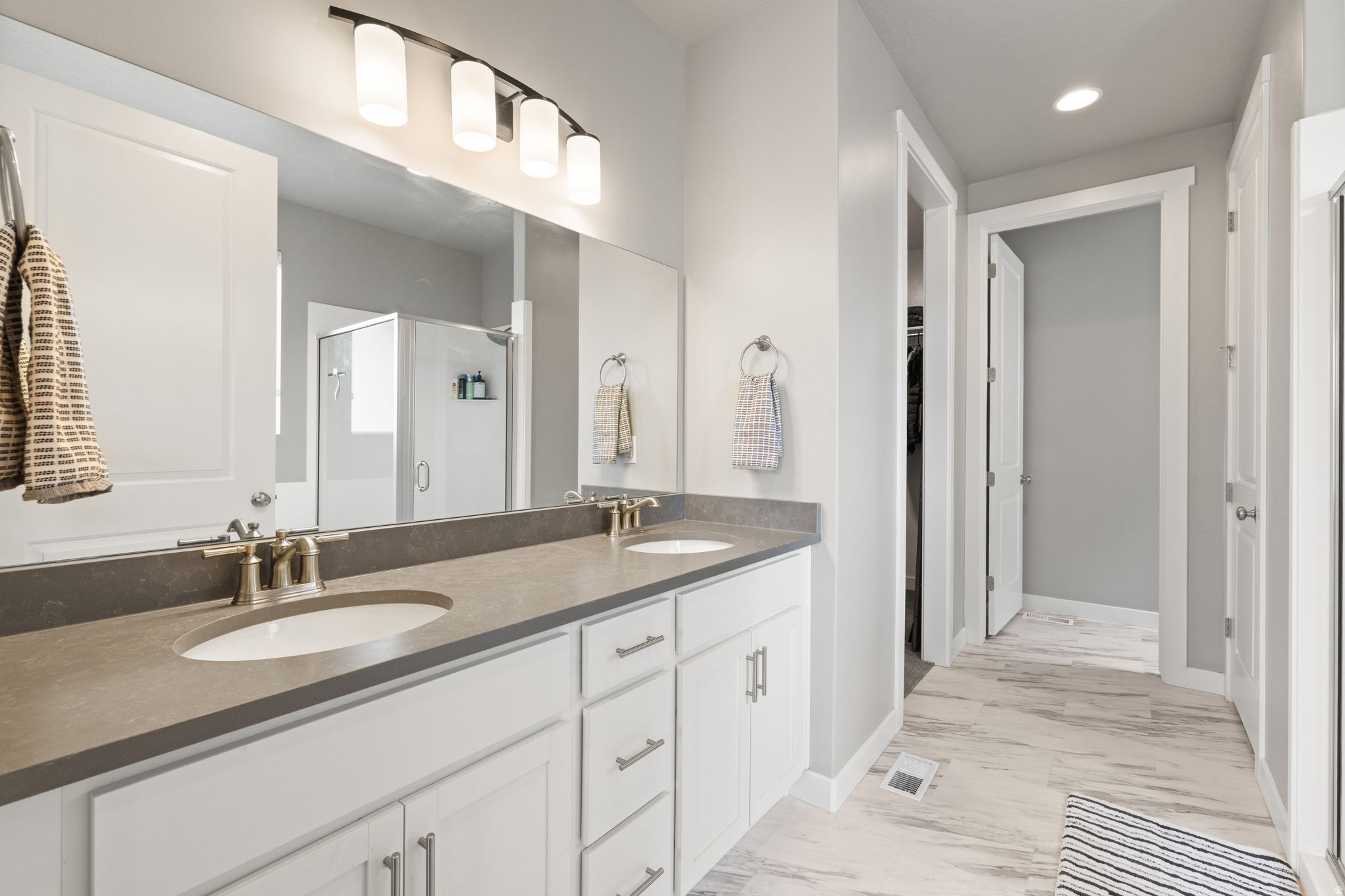 OVERLAND GARDEN D168 - Residential