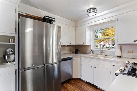 Tiny photo for 566 E 3050 N, North Ogden, UT 84414 (MLS # 2134084)