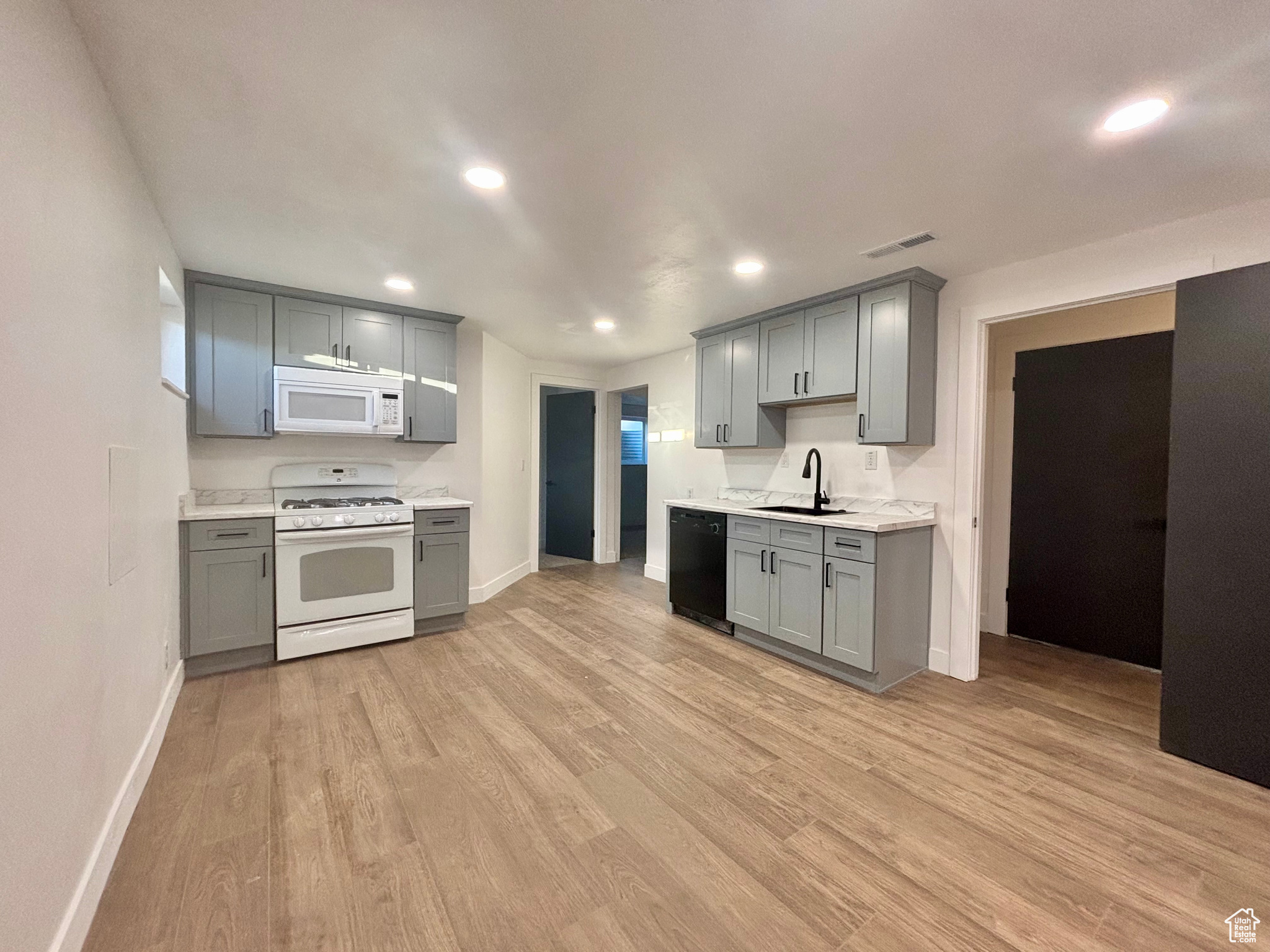 ENGLEWOOD HEIGHTS - Residential