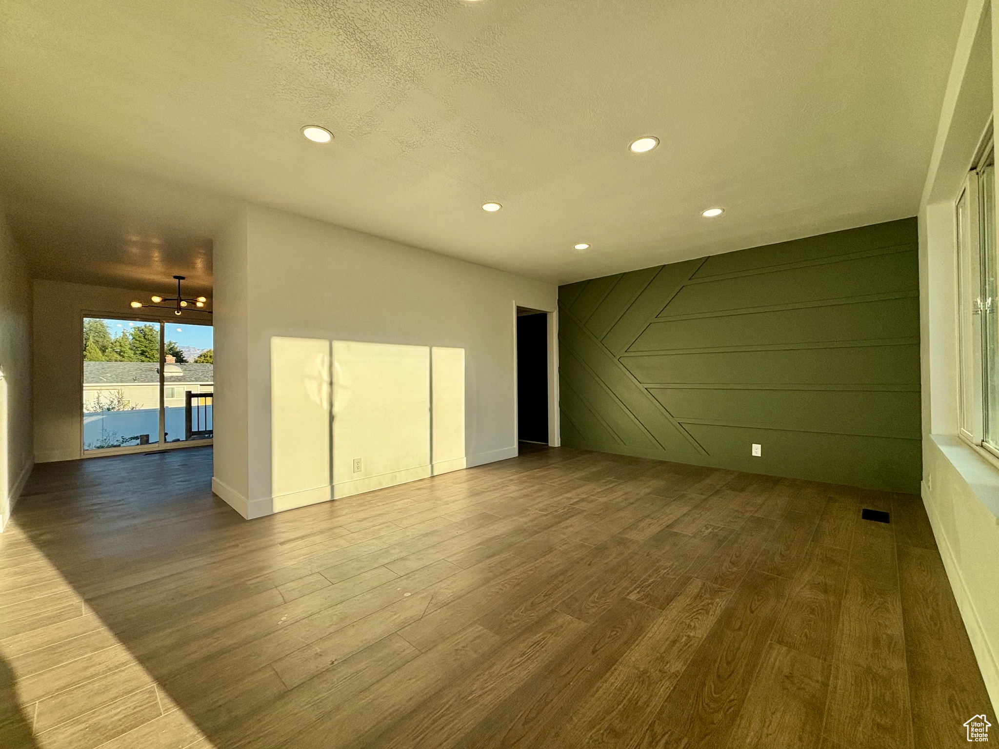 ENGLEWOOD HEIGHTS - Residential