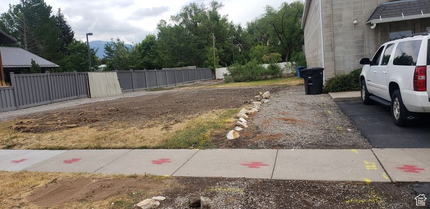 Square footage figures are provided as a courtesy estimate only and were obtained from ___county court house___________ .  Buyer is advised to obtain an independent measurement. Agent is related to the seller.