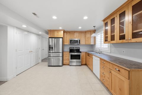 Tiny photo for 9483 S OVERLEIGH CT W, South Jordan, UT 84095 (MLS # 2147034)