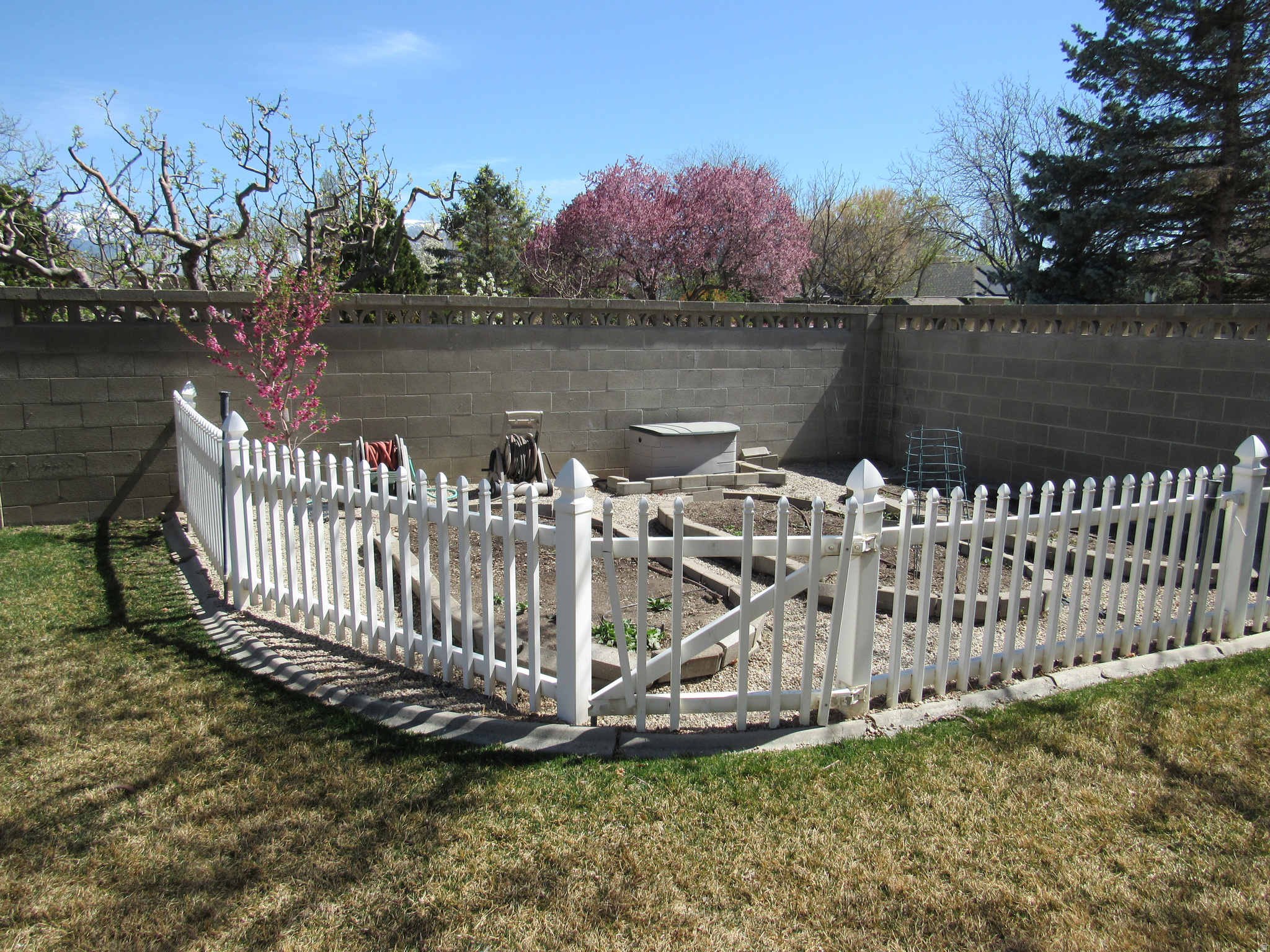 COUNTRY PARK ESTATES - Residential