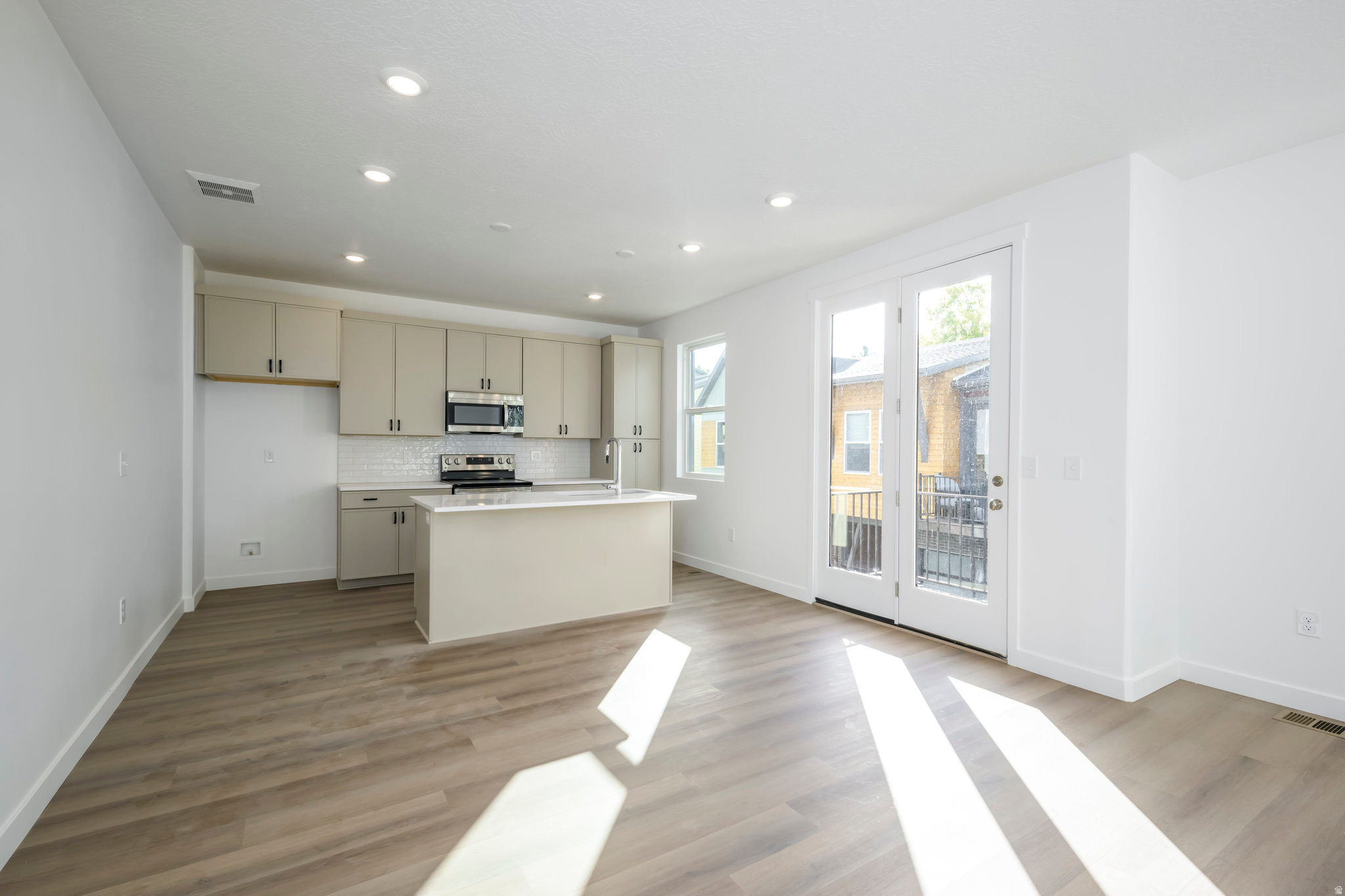 BISHOP PLACE - Residential