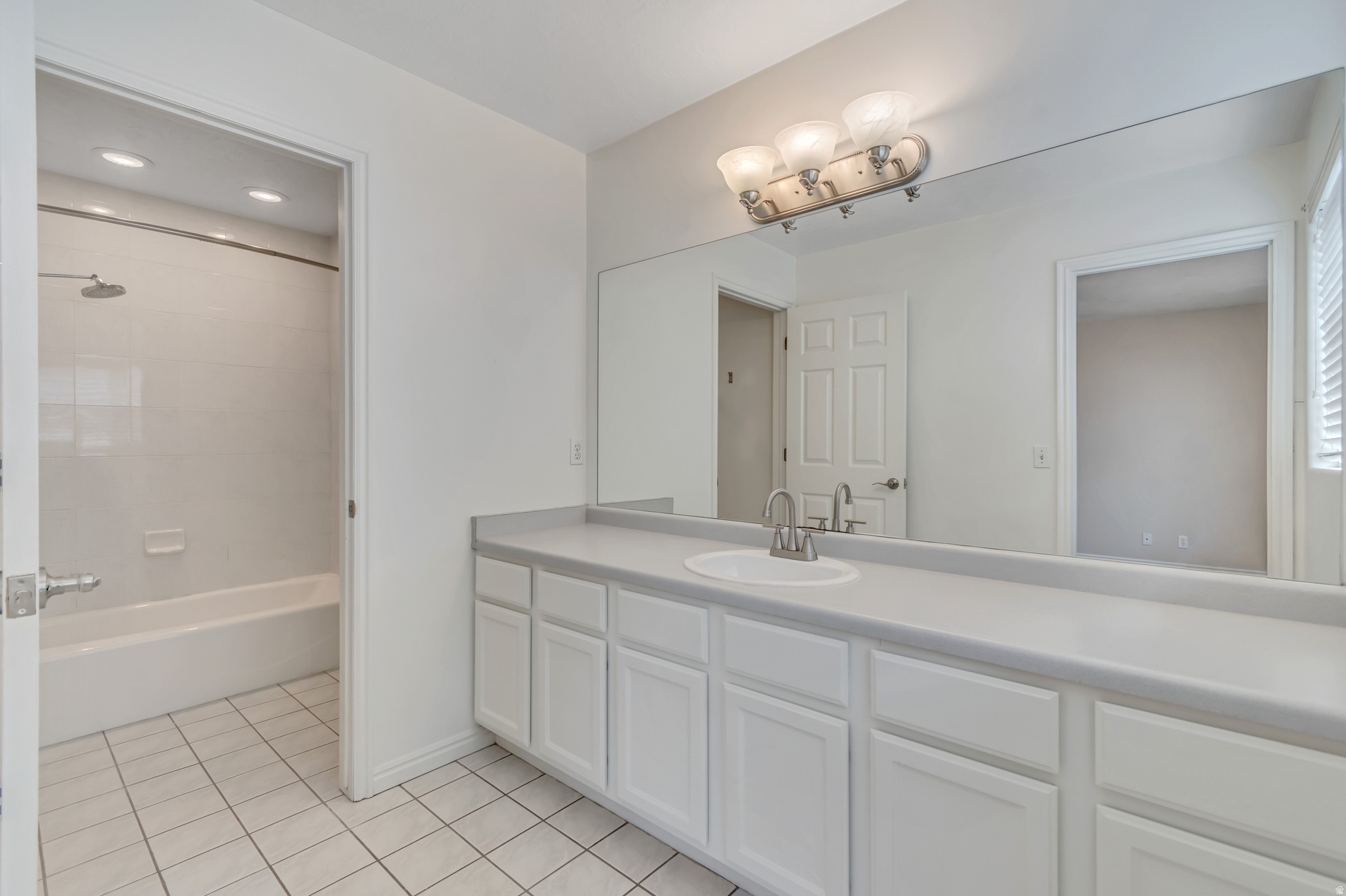 ASPENS CONDOMINIUMS - Residential