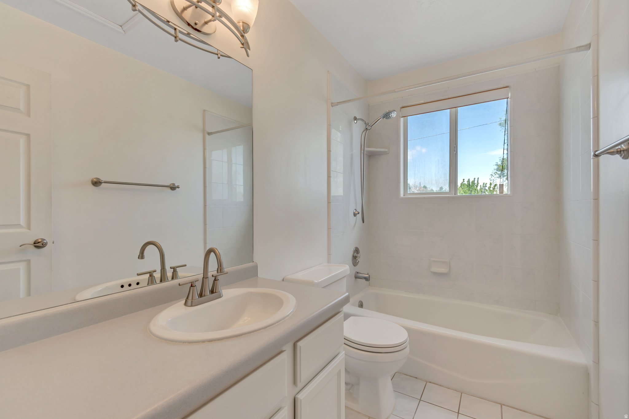 ASPENS CONDOMINIUMS - Residential