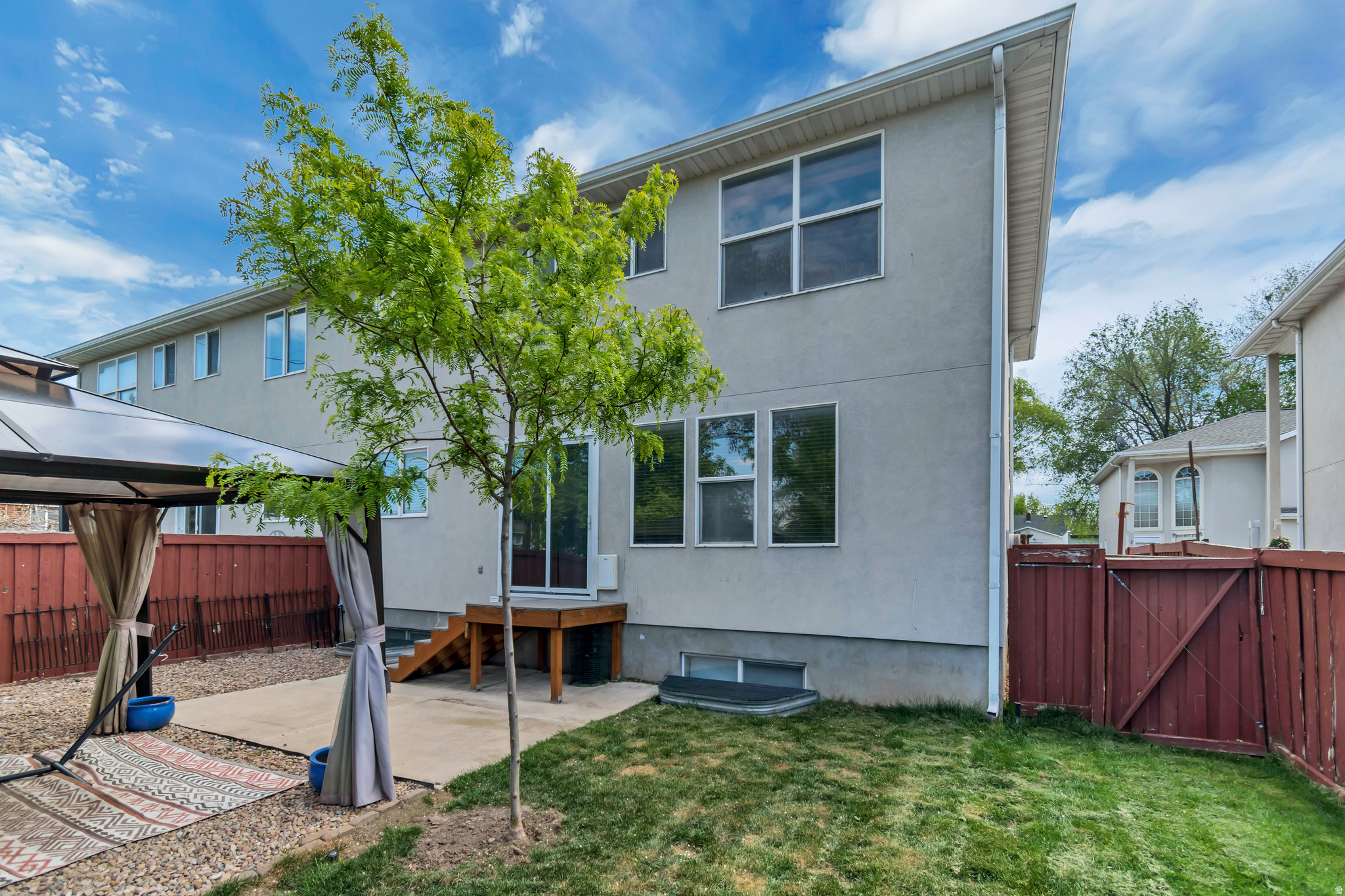 ASPENS CONDOMINIUMS - Residential