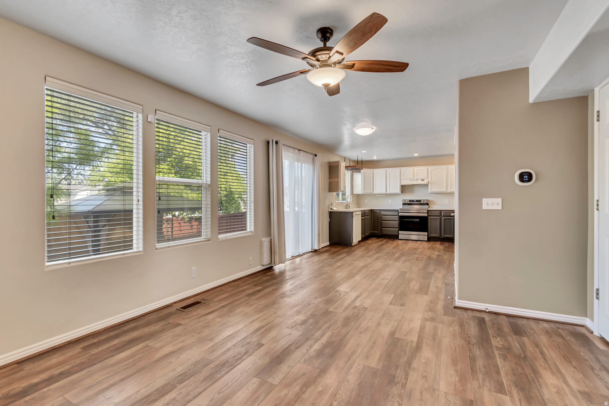 ASPENS CONDOMINIUMS - Residential