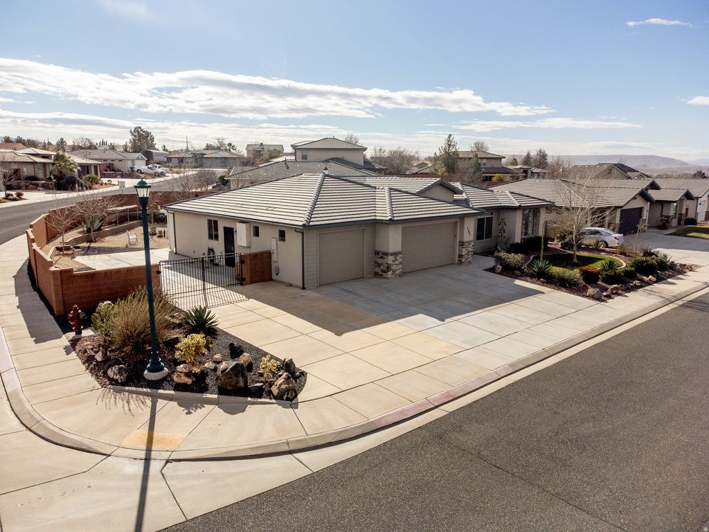 Photo of 3487 W PARK Dr, Hurricane, UT 84737 (MLS # 2134344)