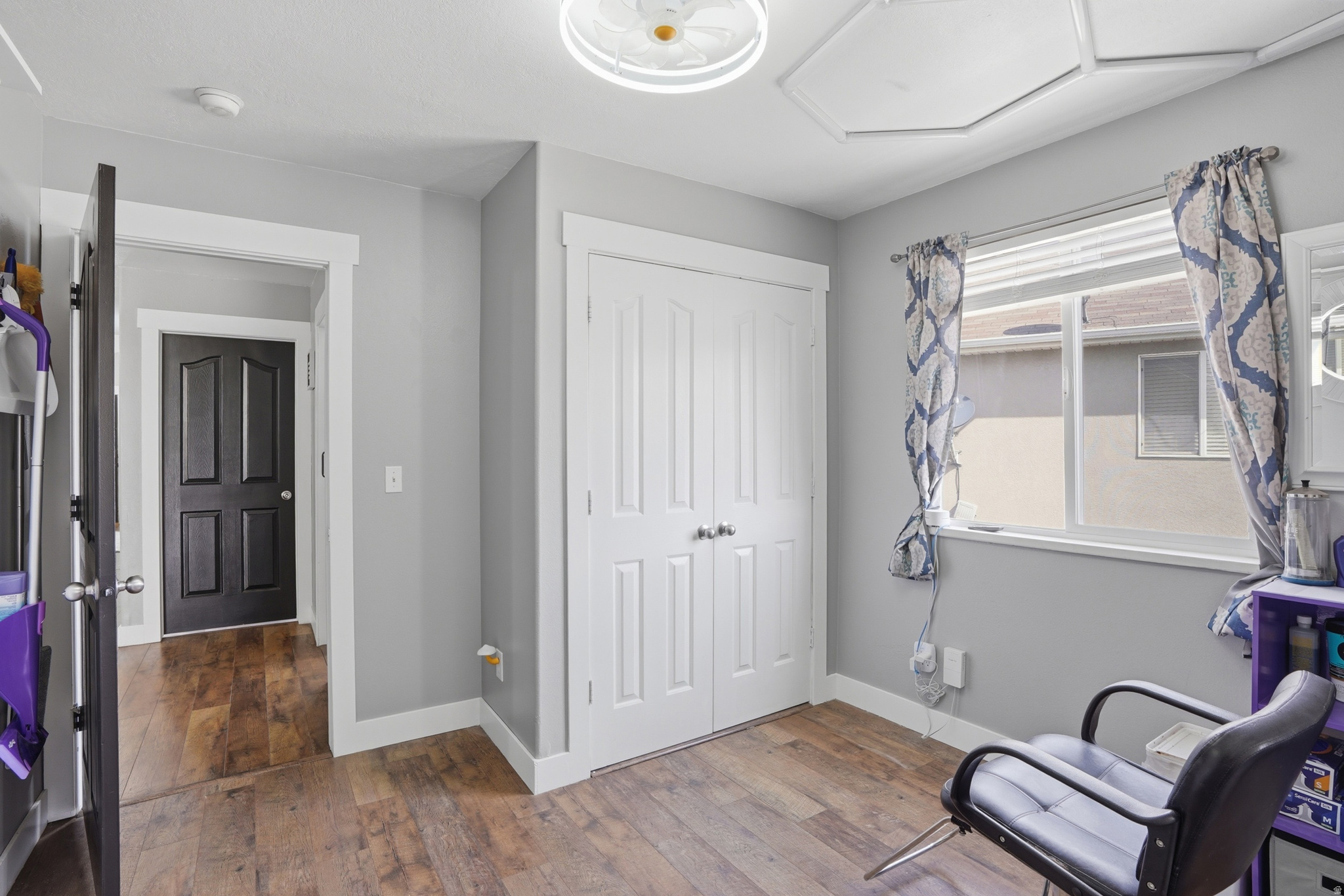 WESTERN SPRINGS - Residential