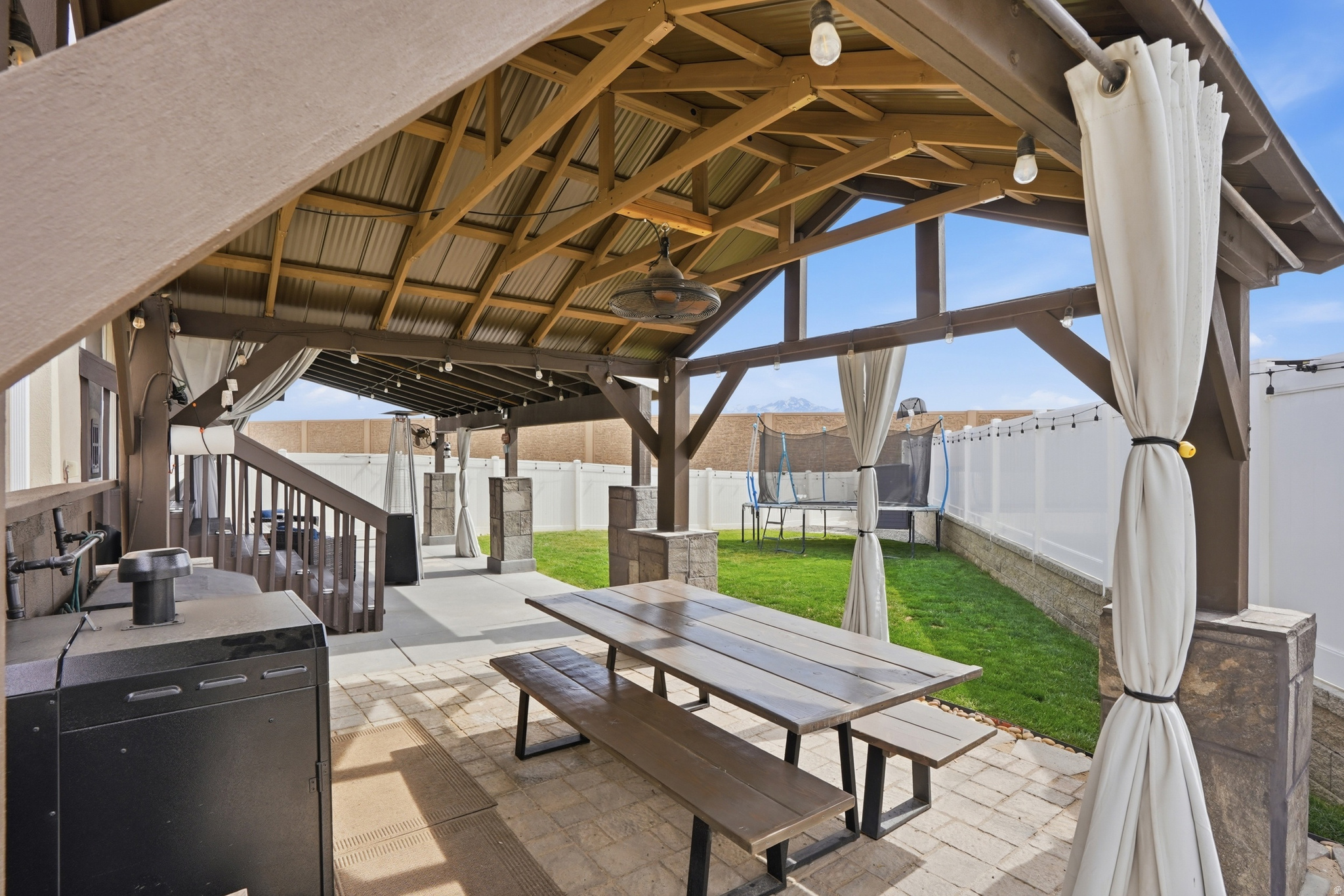 WESTERN SPRINGS - Residential