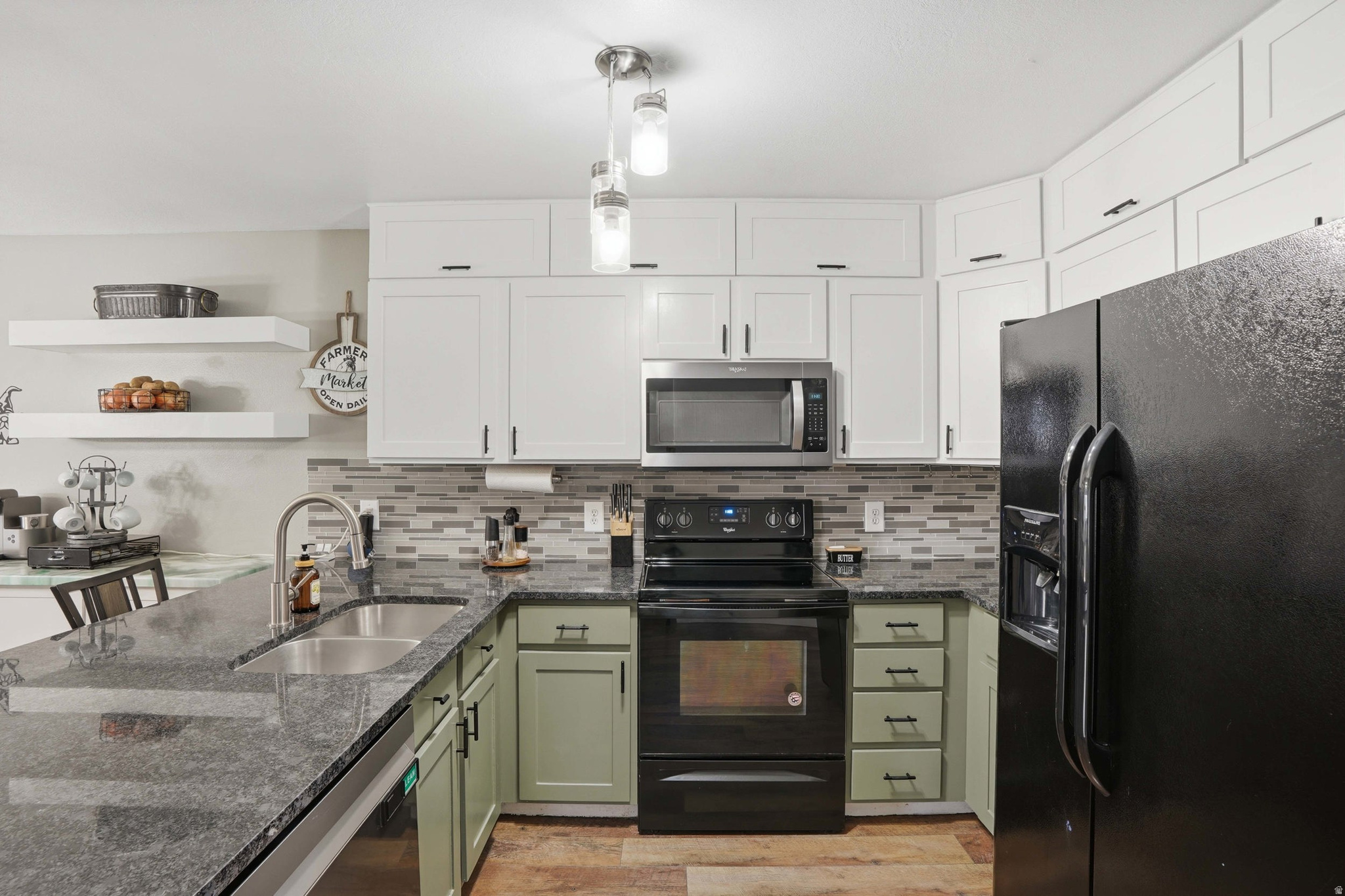 WESTERN SPRINGS - Residential