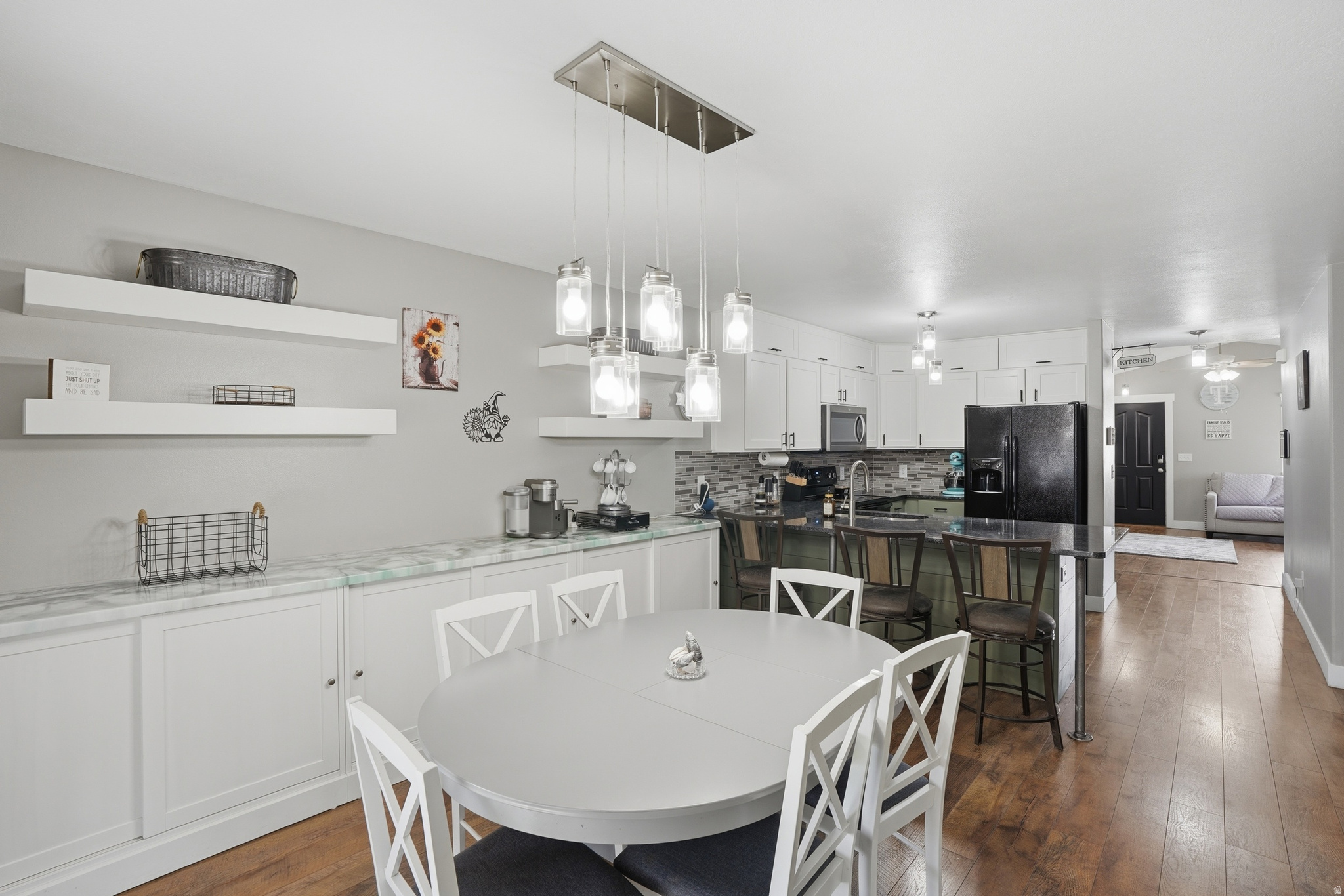 WESTERN SPRINGS - Residential