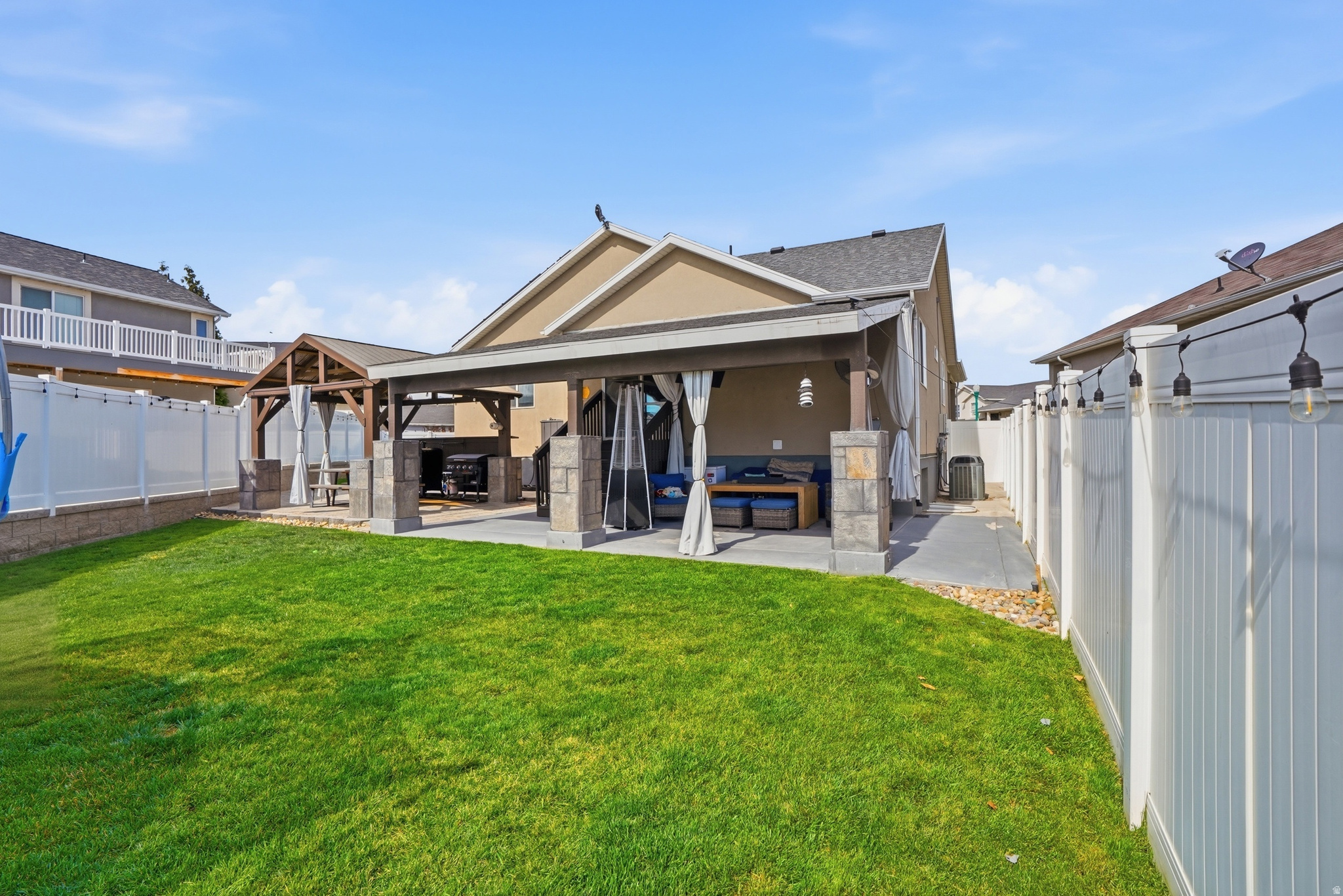 WESTERN SPRINGS - Residential