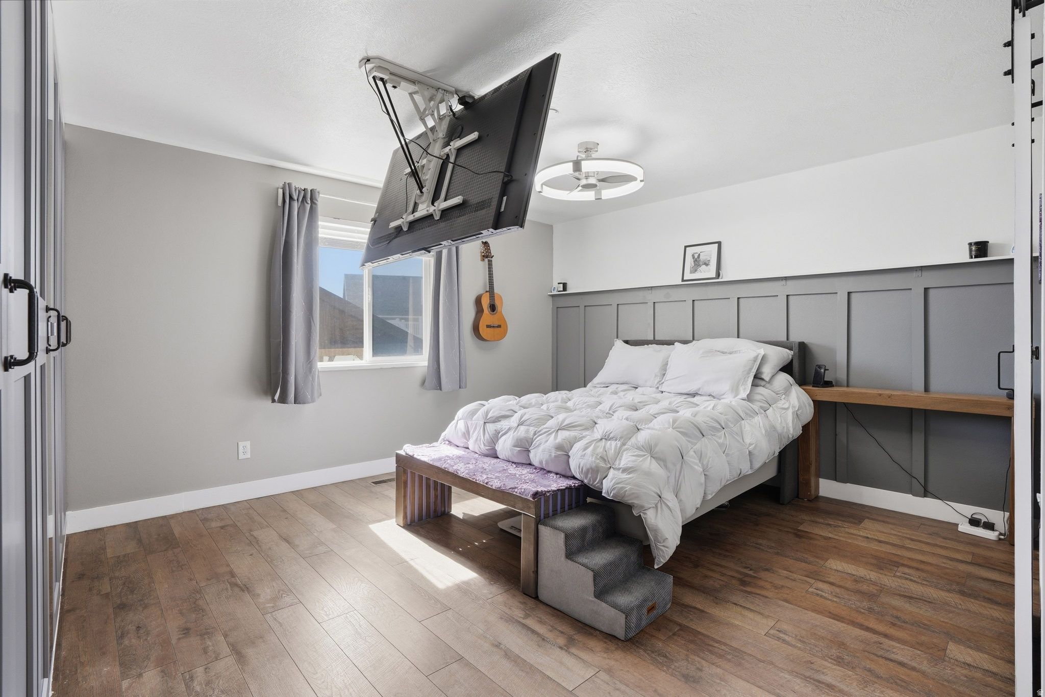 WESTERN SPRINGS - Residential