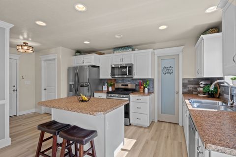 Tiny photo for 384 S GRANITE CIR, Santaquin, UT 84655 (MLS # 2173892)