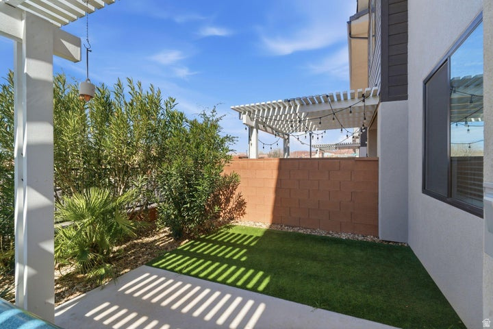 HERITAGE POINTE - Residential