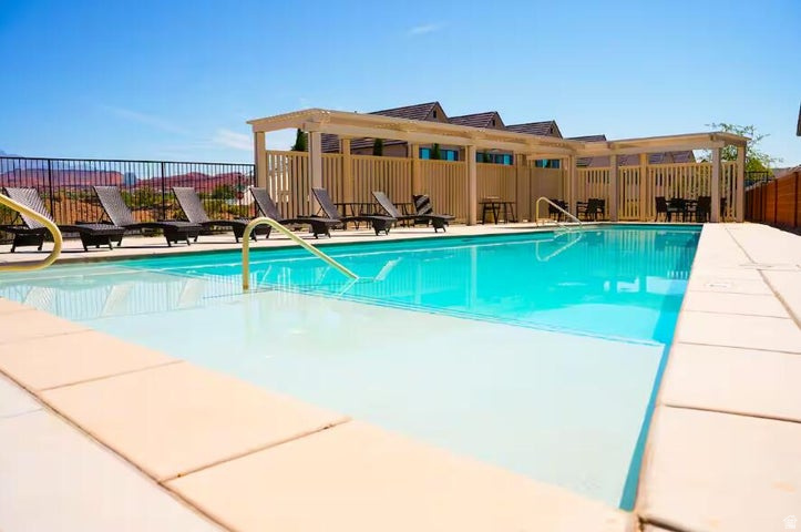 HERITAGE POINTE - Residential