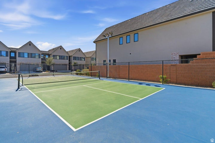 HERITAGE POINTE - Residential