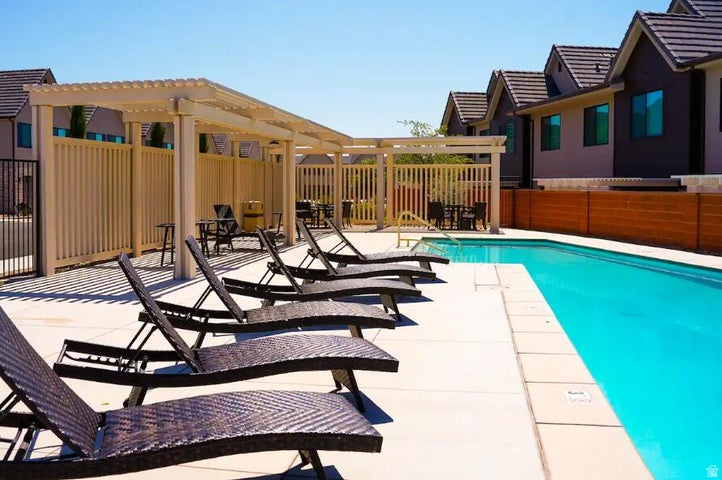 HERITAGE POINTE - Residential