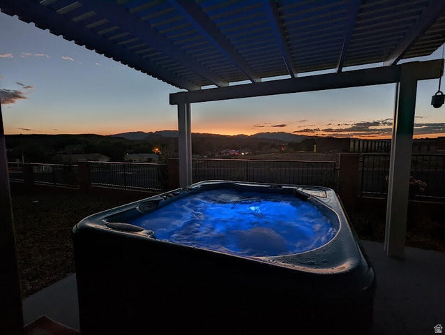 HERITAGE POINTE - Residential