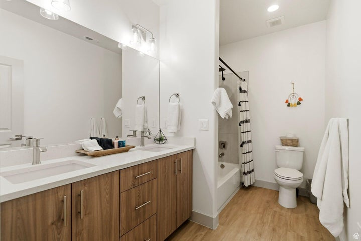 HERITAGE POINTE - Residential