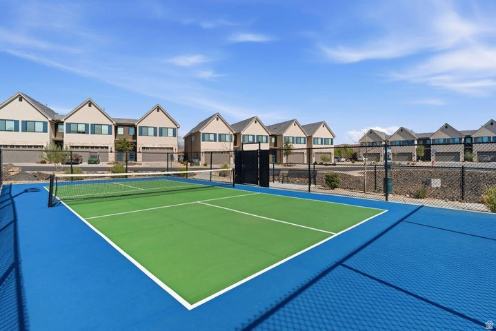 HERITAGE POINTE - Residential