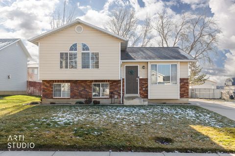 Photo of 593 W 950 N, Clinton, UT 84015 (MLS # 2131467)