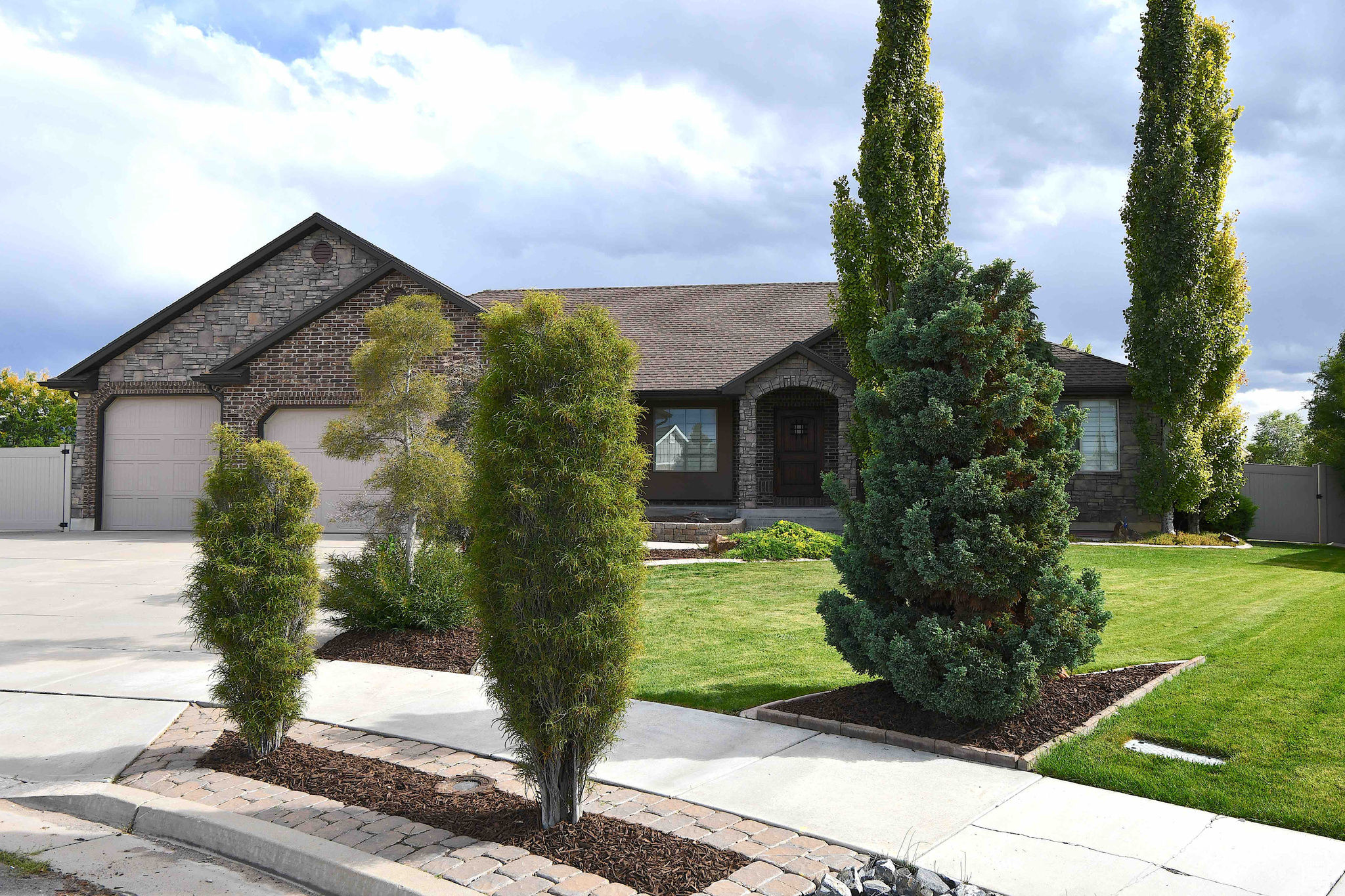 Welcome to this beautiful home set in an absolutely stunning location, offering the perfect blend of comfort, style, and serenity. Surrounded by an inviting atmosphere and gorgeous views, this residence provides spacious and functional living with an open flow that's ideal for both everyday living and entertaining. Every detail has been thoughtfully designed to create a warm and welcoming environment, making it a truly desirable place to call home. Whether you're relaxing inside or enjoying the outdoor setting, this property offers a lifestyle of ease and charm in one of the most sought-after neighborhoods. The home is well maintained and looks new.
