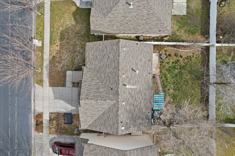 Tiny photo for 961 YORK DR, North Salt Lake, UT 84054 (MLS # 2142767)