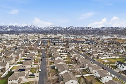 Tiny photo for 961 YORK DR, North Salt Lake, UT 84054 (MLS # 2142767)