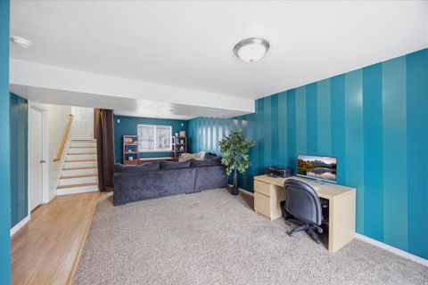 Tiny photo for 961 YORK DR, North Salt Lake, UT 84054 (MLS # 2142767)