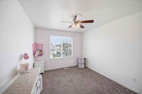 Tiny photo for 961 YORK DR, North Salt Lake, UT 84054 (MLS # 2142767)