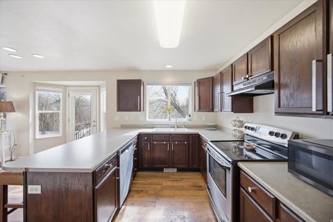 Tiny photo for 961 YORK DR, North Salt Lake, UT 84054 (MLS # 2142767)