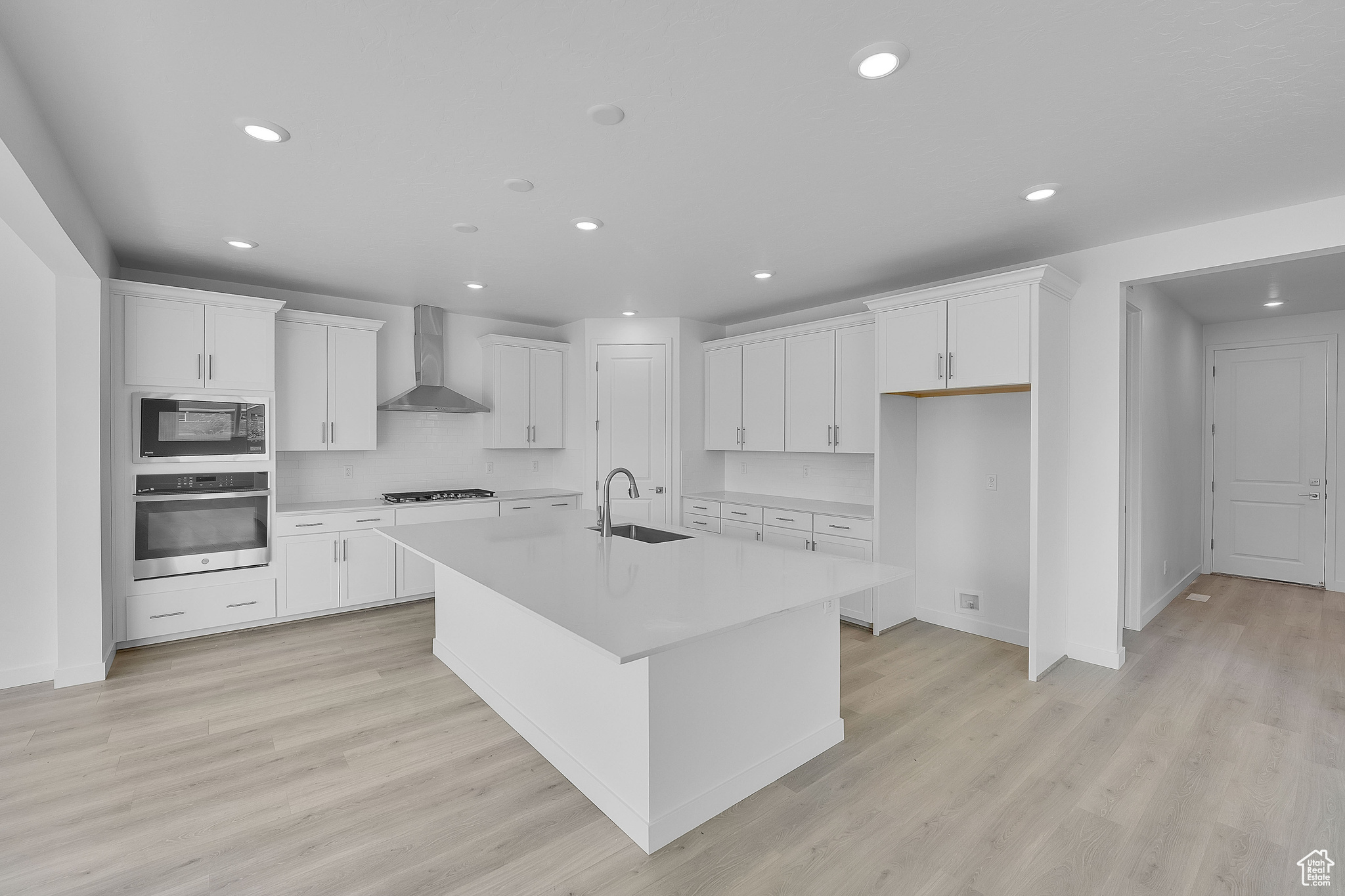 PONY EXPRESS ESTATES - Residential