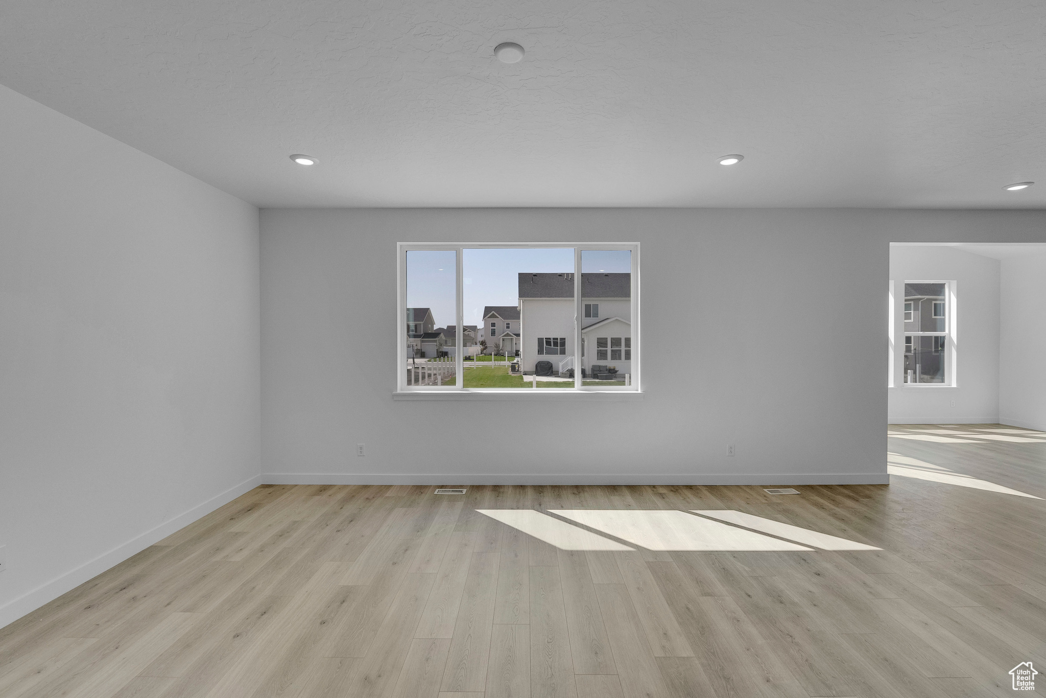 PONY EXPRESS ESTATES - Residential