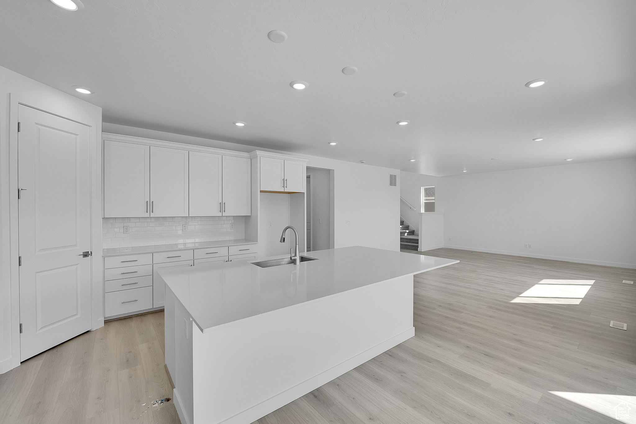 PONY EXPRESS ESTATES - Residential