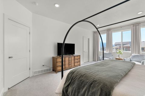 Tiny photo for 2291 E PARKSIDE CIR, South Ogden, UT 84403 (MLS # 2143364)