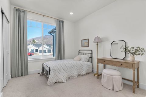 Tiny photo for 2291 E PARKSIDE CIR, South Ogden, UT 84403 (MLS # 2143364)