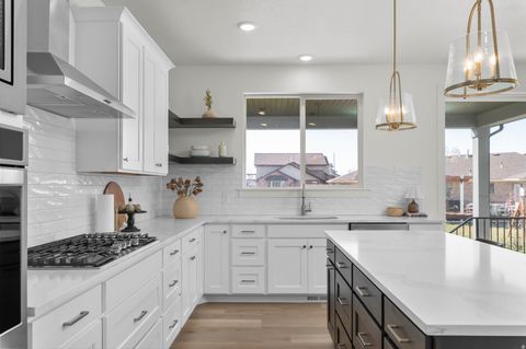 Tiny photo for 2291 E PARKSIDE CIR, South Ogden, UT 84403 (MLS # 2143364)