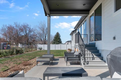 Tiny photo for 2291 E PARKSIDE CIR, South Ogden, UT 84403 (MLS # 2143364)