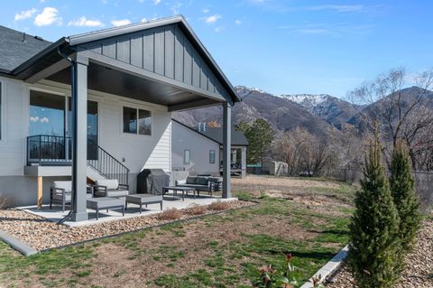 Tiny photo for 2291 E PARKSIDE CIR, South Ogden, UT 84403 (MLS # 2143364)