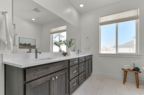 Tiny photo for 2291 E PARKSIDE CIR, South Ogden, UT 84403 (MLS # 2143364)