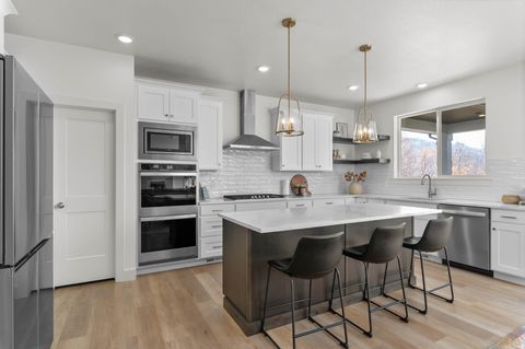 Tiny photo for 2291 E PARKSIDE CIR, South Ogden, UT 84403 (MLS # 2143364)