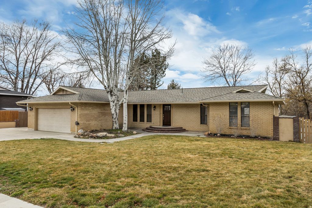 Photo of 967 N 1020 E, Pleasant Grove, UT 84062 (MLS # 2141597)