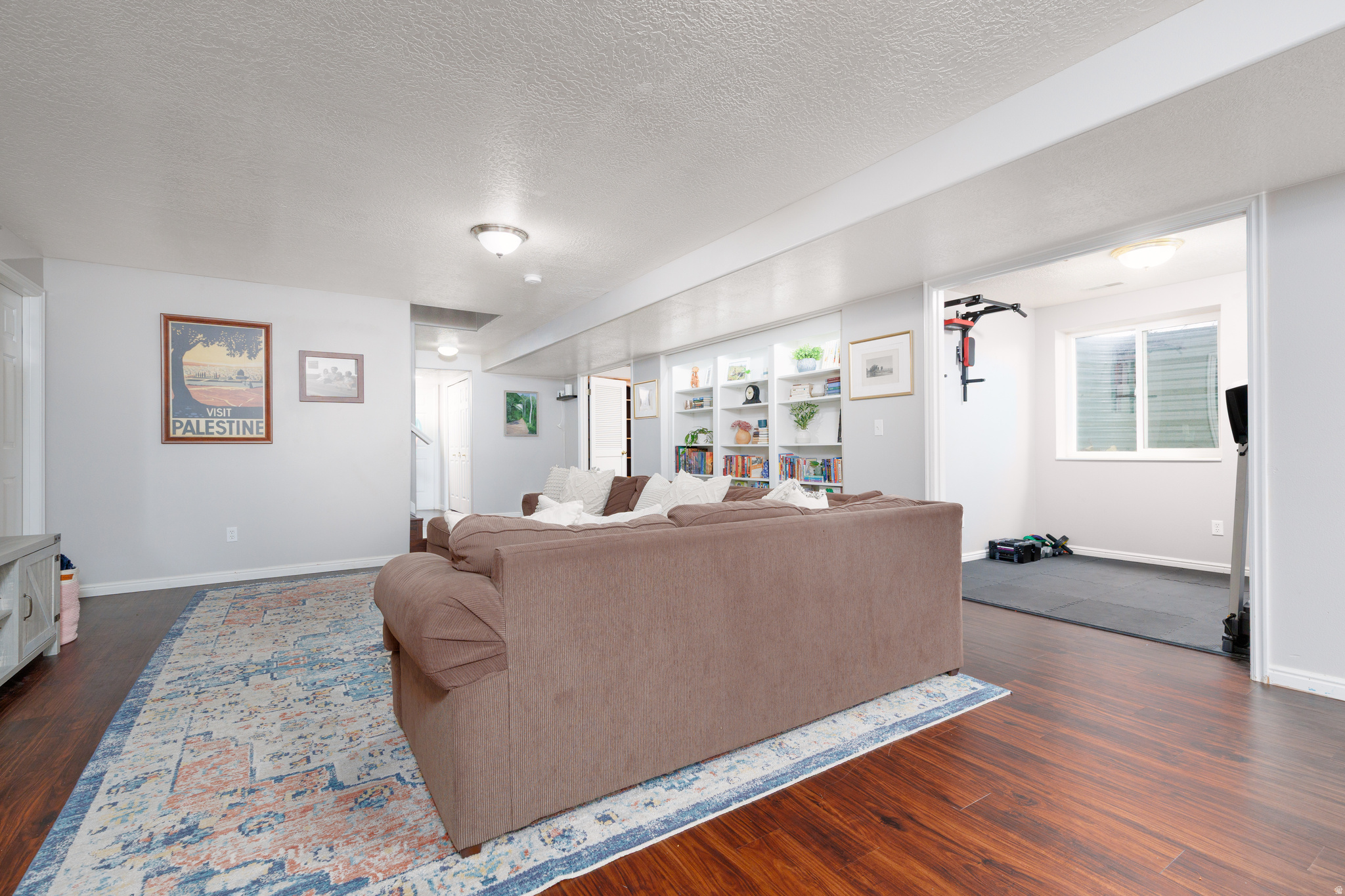 LANDMARK ESTATES - Residential