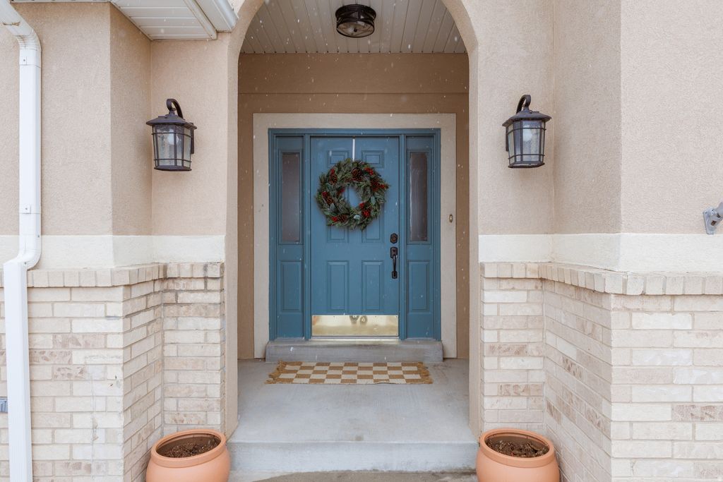 Photo of 4533 W SPRING CIR, Cedar Hills, UT 84062 (MLS # 2125975)